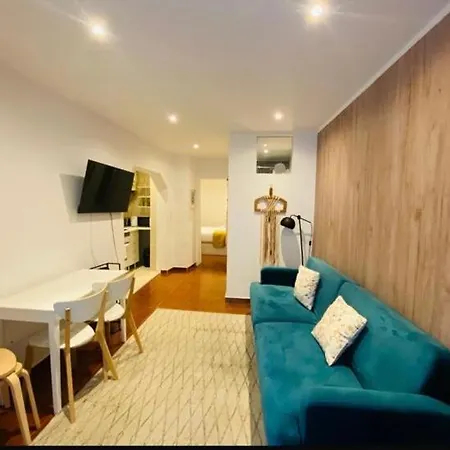 Bairro Alto Cozy דירה
